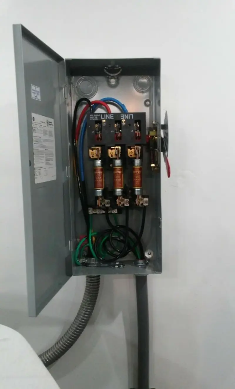 Three-phase disconnect switch installed for Smoke Detector Installation in Prairie View